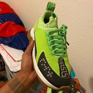 Versace chain reactions